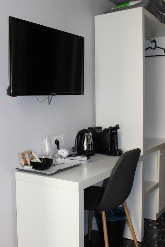 Deluxe Double Room image 2