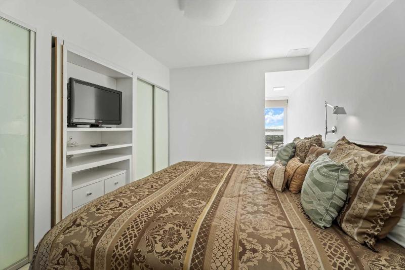 Beachfront - Panoramic View 4BR Penthouse - PH4 - image 16