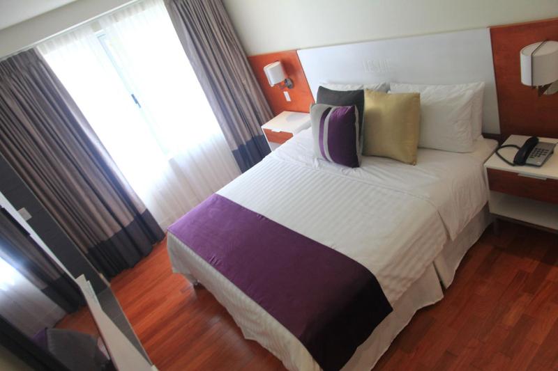 King Room - No Resort Fee image 3