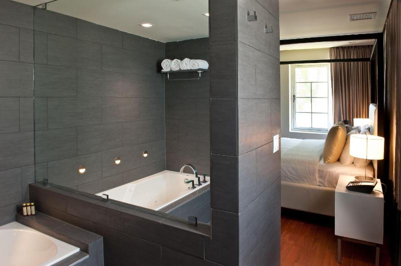 King Suite with Ocean View - No Resort Fee image 3