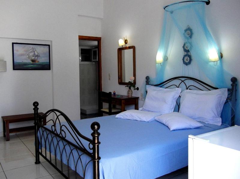 Double or Twin Room image 3