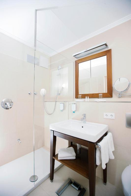 Feelgood single room image 4