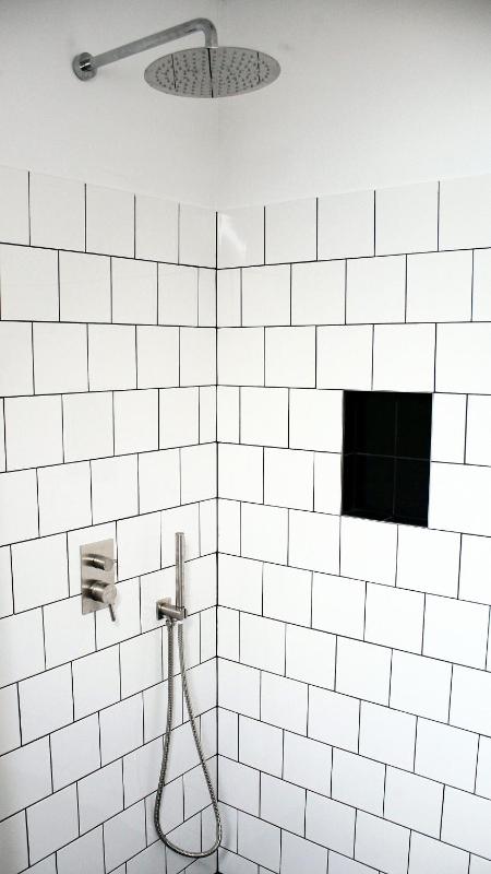 Twin Room with Shared Bathroom image 3