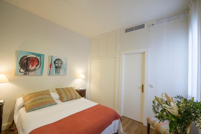 Double Room - Ground Floor image 4
