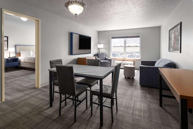 1 King Bed, Efficiency Suite, Non-Smoking image 1