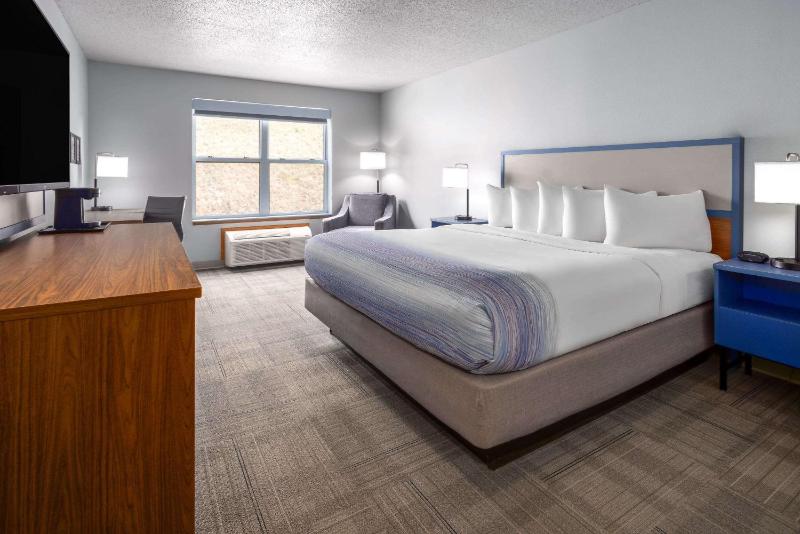 King Room - Non-Smoking image 4