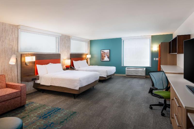 Studio Suite with Two Queen Beds image 1