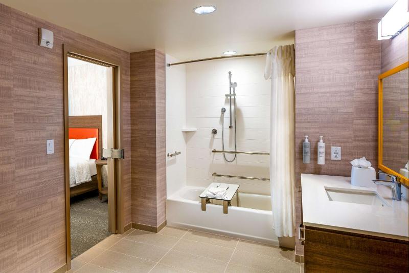 King Studio Suite with Accessible Tub - Mobility Access image 2