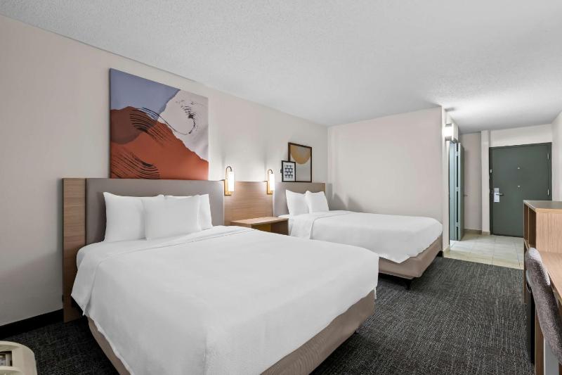 Queen Room with Two Queen Beds and Accessible Tub - Mobility and Hearing Access image 1