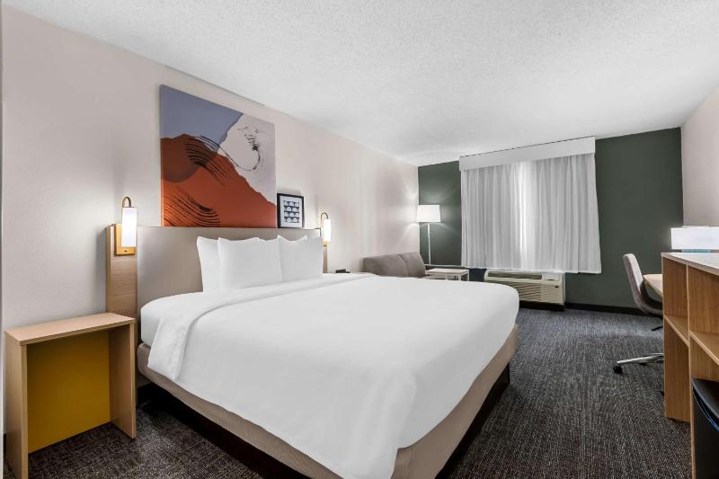 King Room image 3