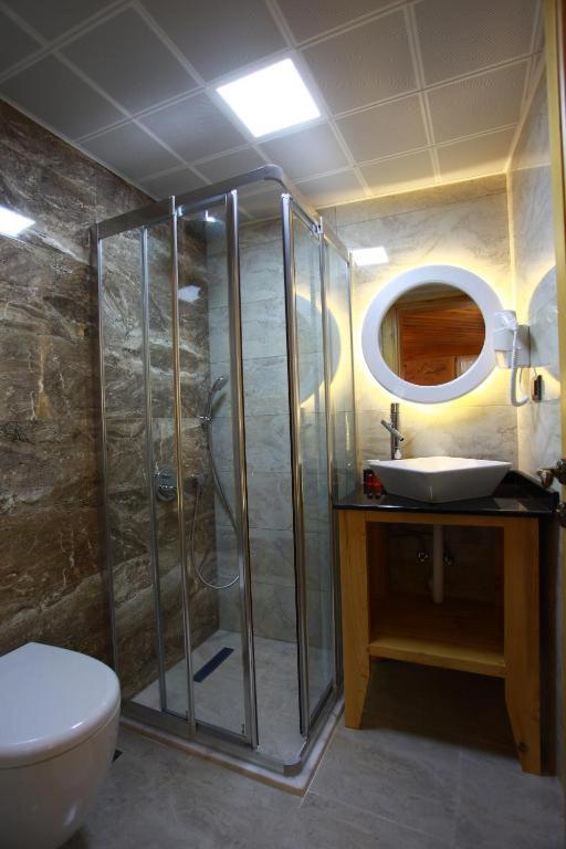 Deluxe Twin Room image 3