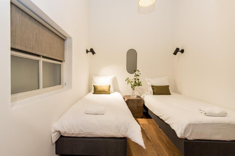 Deluxe Quadruple Room image 2