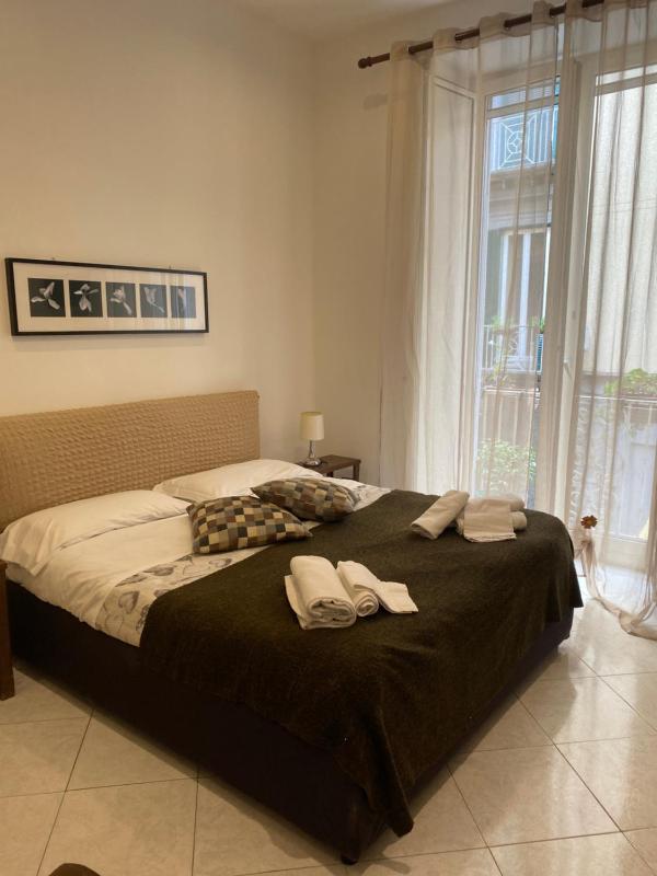 Superior Double Room with Balcony image 2