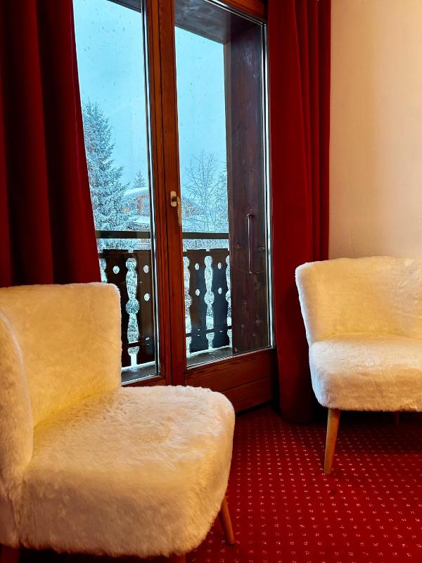 Double or Twin Room with Mountain View image 3