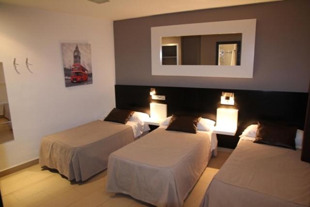 Triple Room image 2