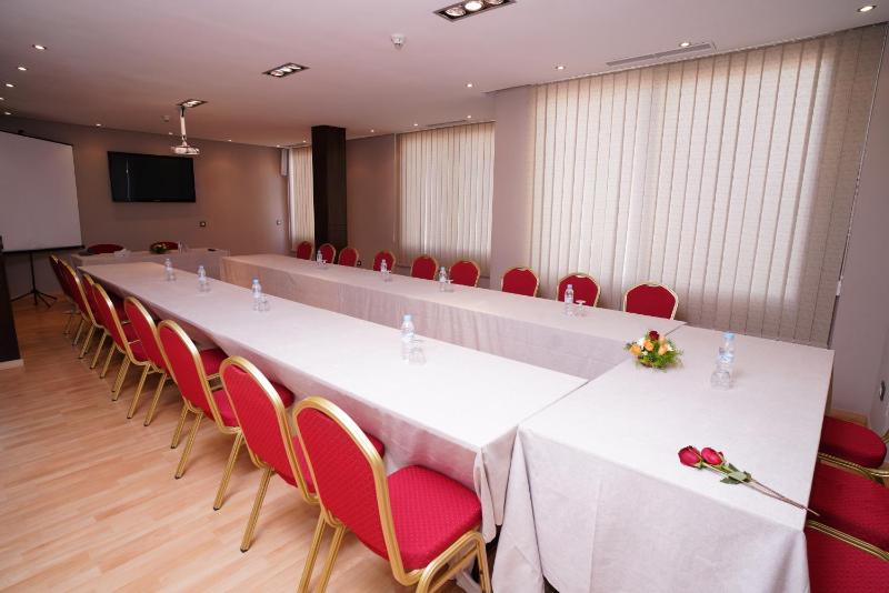 Hotel La Capitale - image 7