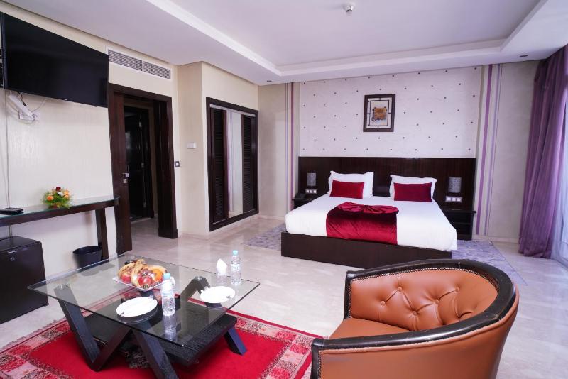 Hotel La Capitale - image 11