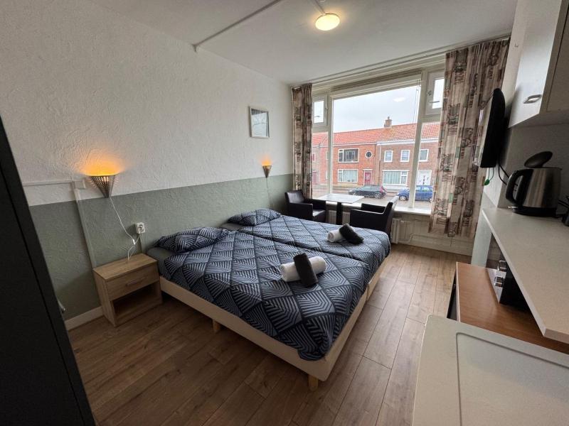 Double Room with Shared Bathroom image 4