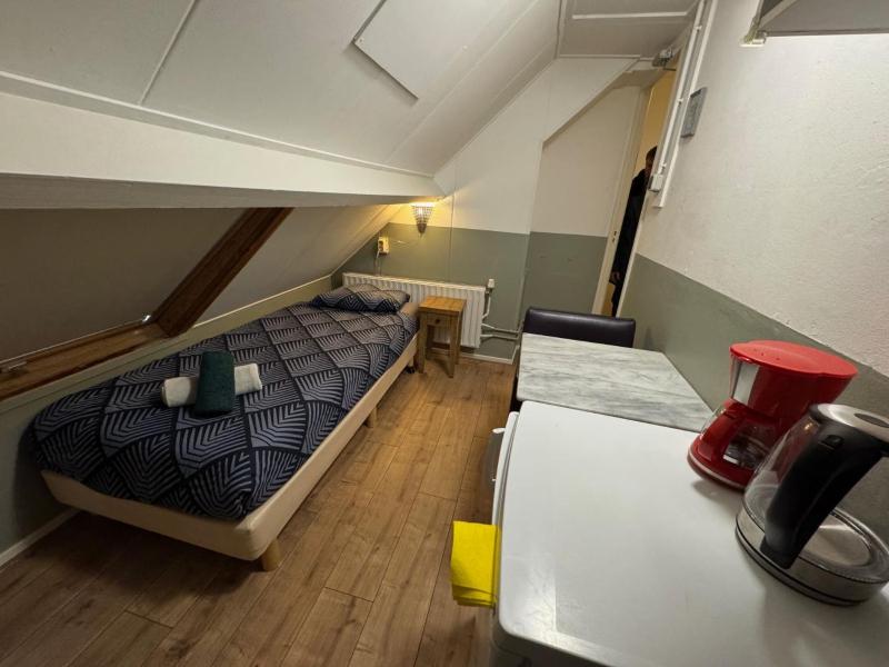 Single Room image 2