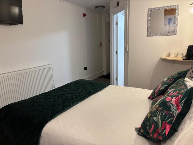 Double Room image 2