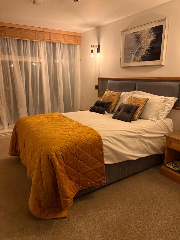Double Room image 1