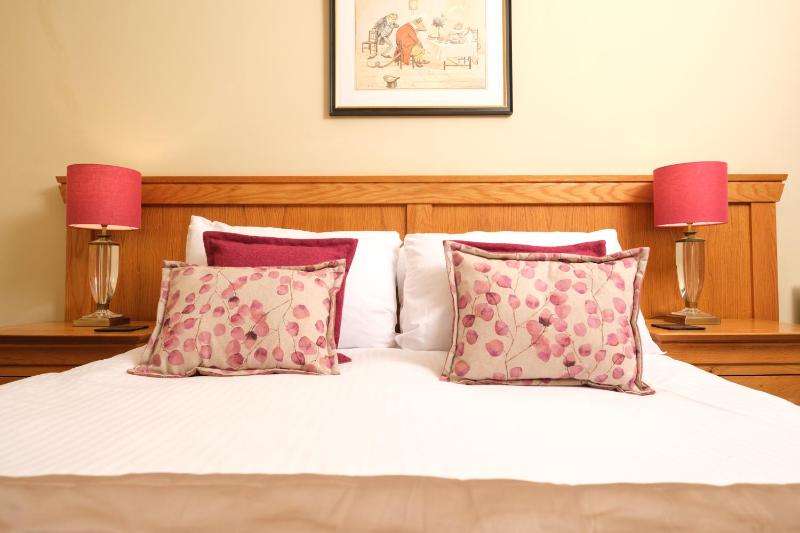 Small Double Room image 3
