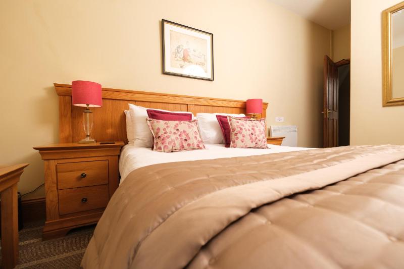 Small Double Room image 1