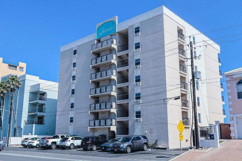 One-Bedroom Apartment image 1