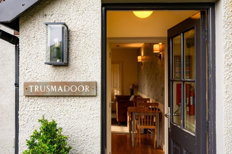 One-Bedroom Self Catering Holiday Cottage image 1