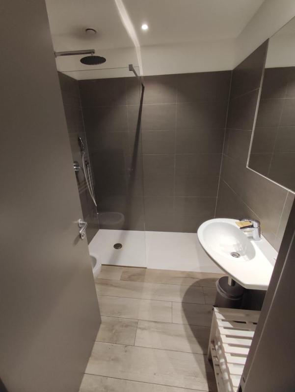 Standard Triple Room image 4