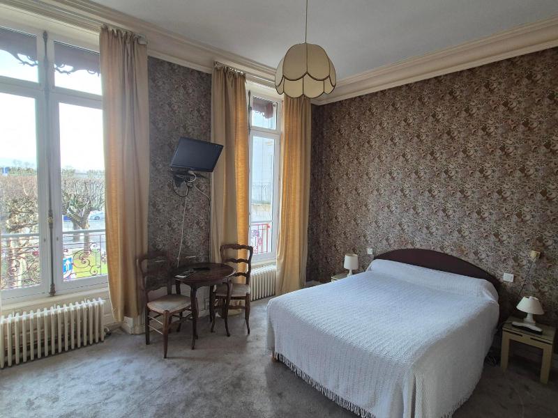 Double or Twin Room image 3