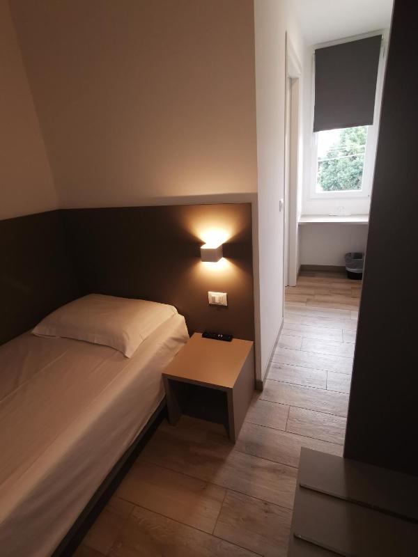 Single Room image 1