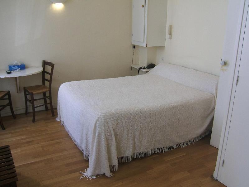 Single Room image 4