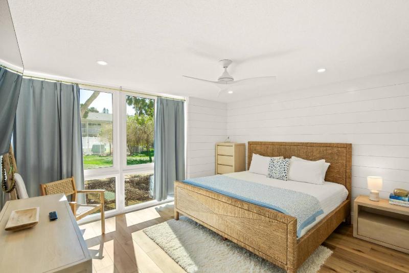 Kingston Arms Modern 1BR On Lido Key - image 15