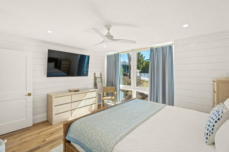 Kingston Arms Modern 1BR On Lido Key - image 26