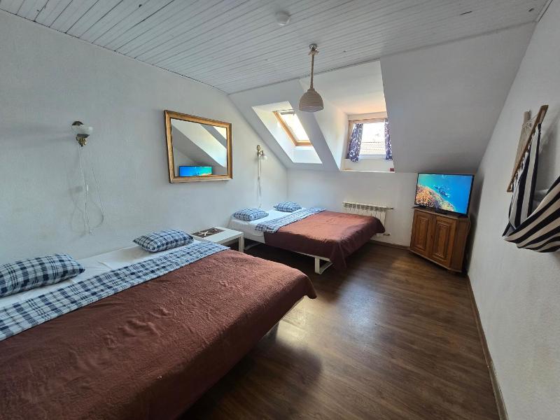 M5 Meridian Apartment - image 10