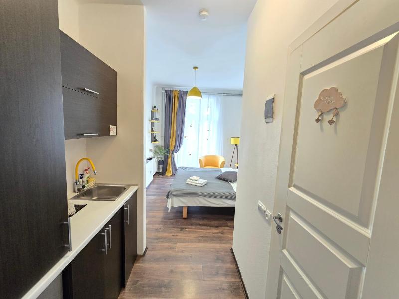 S2 Sunshine apartment Balcony - image 10