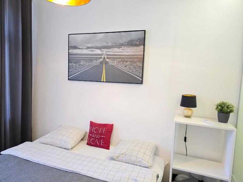 S10 Urban studio apartment - image 11