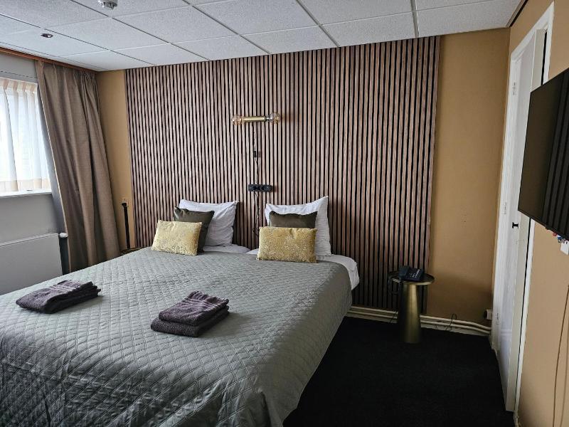 Twin Room at The City Side image 2