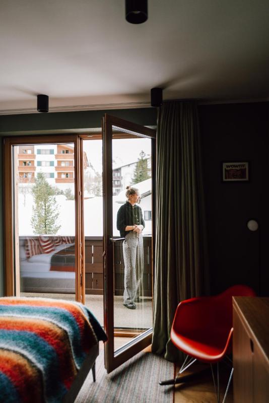 Three-Bedroom Deluxe Apartment image 3