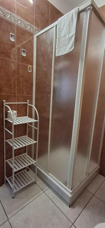 Quadruple Room with Private Bathroom image 2