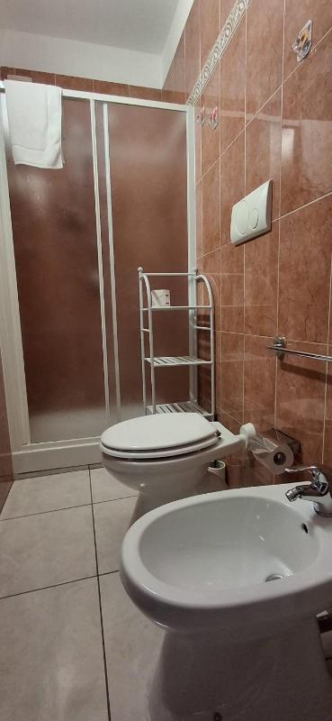 Double Room with Private Bathroom image 3