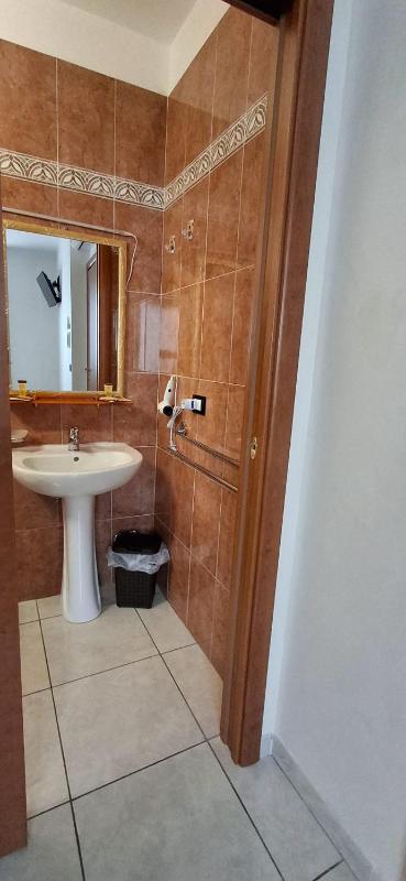 Double Room with Private Bathroom image 2