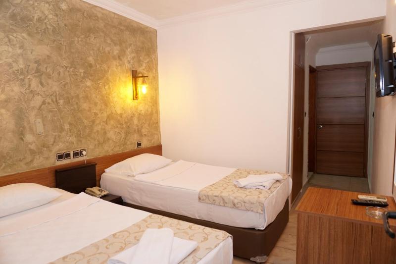 Standard Double or Twin Room image 3