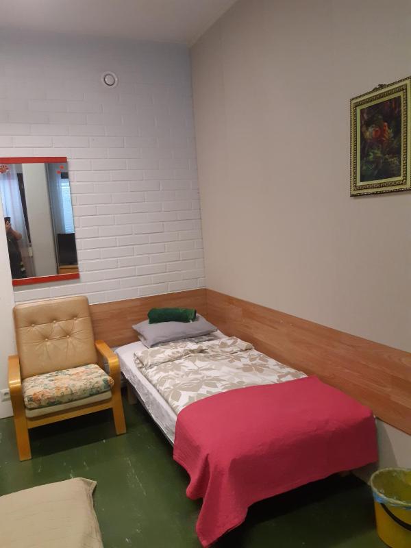 Triple Room with Shared Bathroom image 3