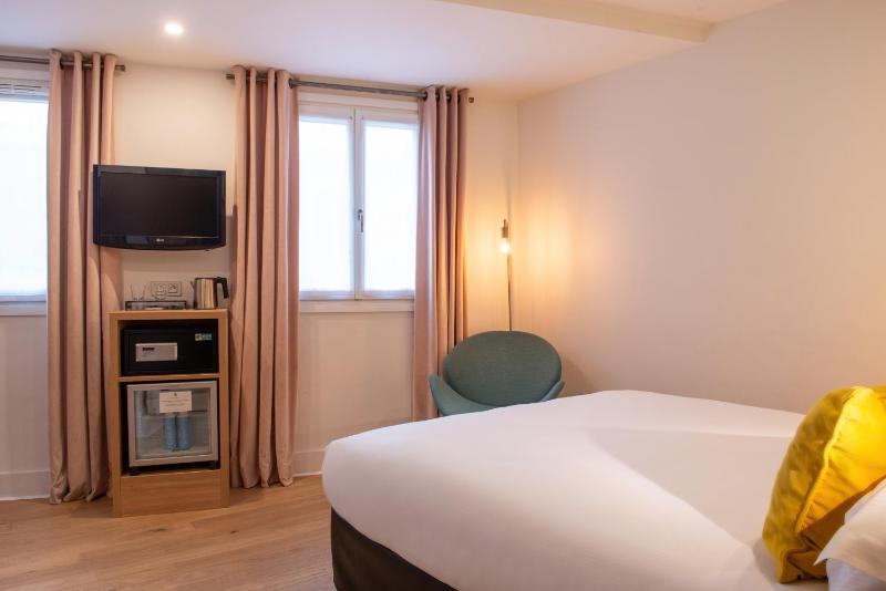 Double Room image 4