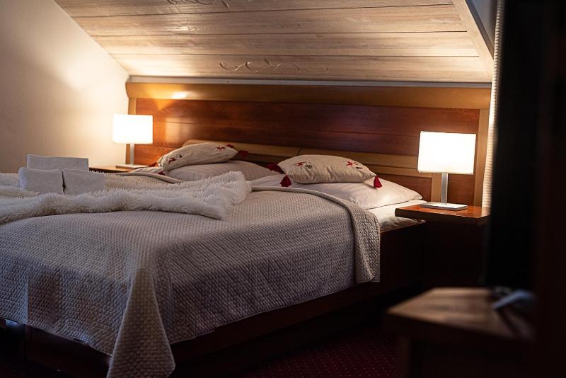Deluxe Family Suite image 2