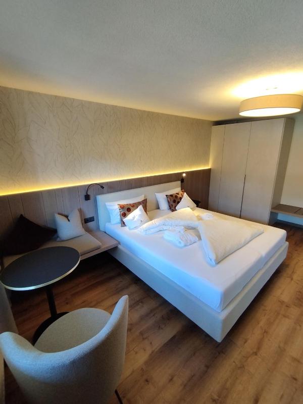 Junior Suite with Mountain View image 4