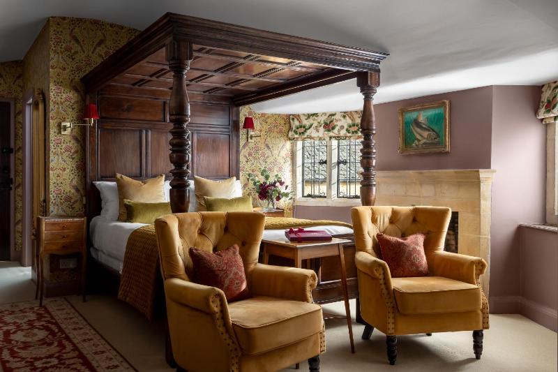 Standard King Room image 1