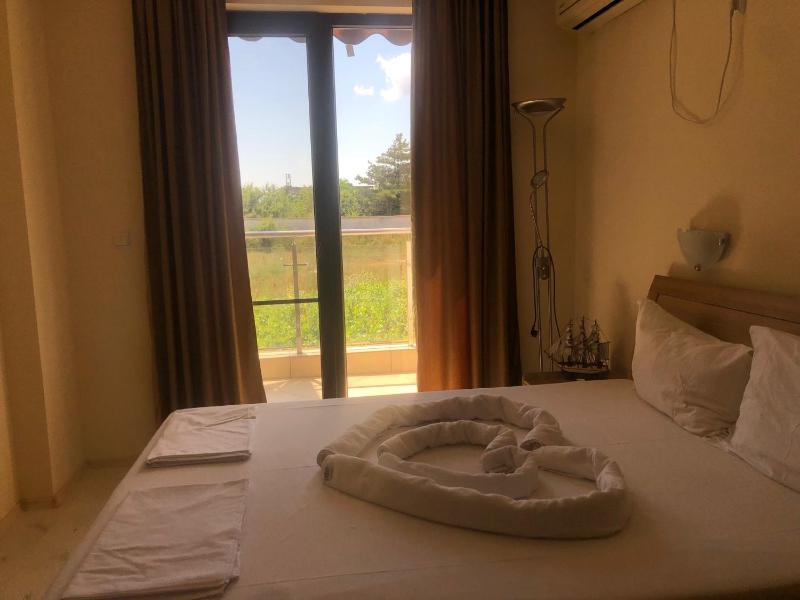 One-Bedroom Apartment with Partial Sea View image 2